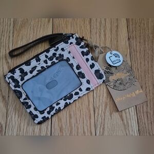 NEW Catchfly Women's Cheetah Print Card Holder Wristlet RFID 22035625WTAN